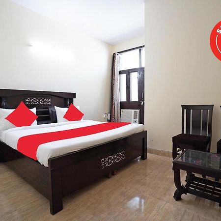 Oyo 46744 Hotel Yash Új-Delhi Kültér fotó