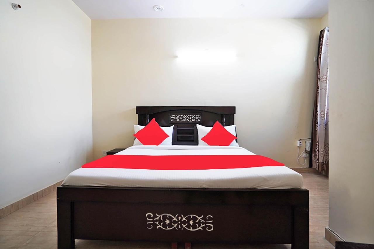 Oyo 46744 Hotel Yash Új-Delhi Kültér fotó