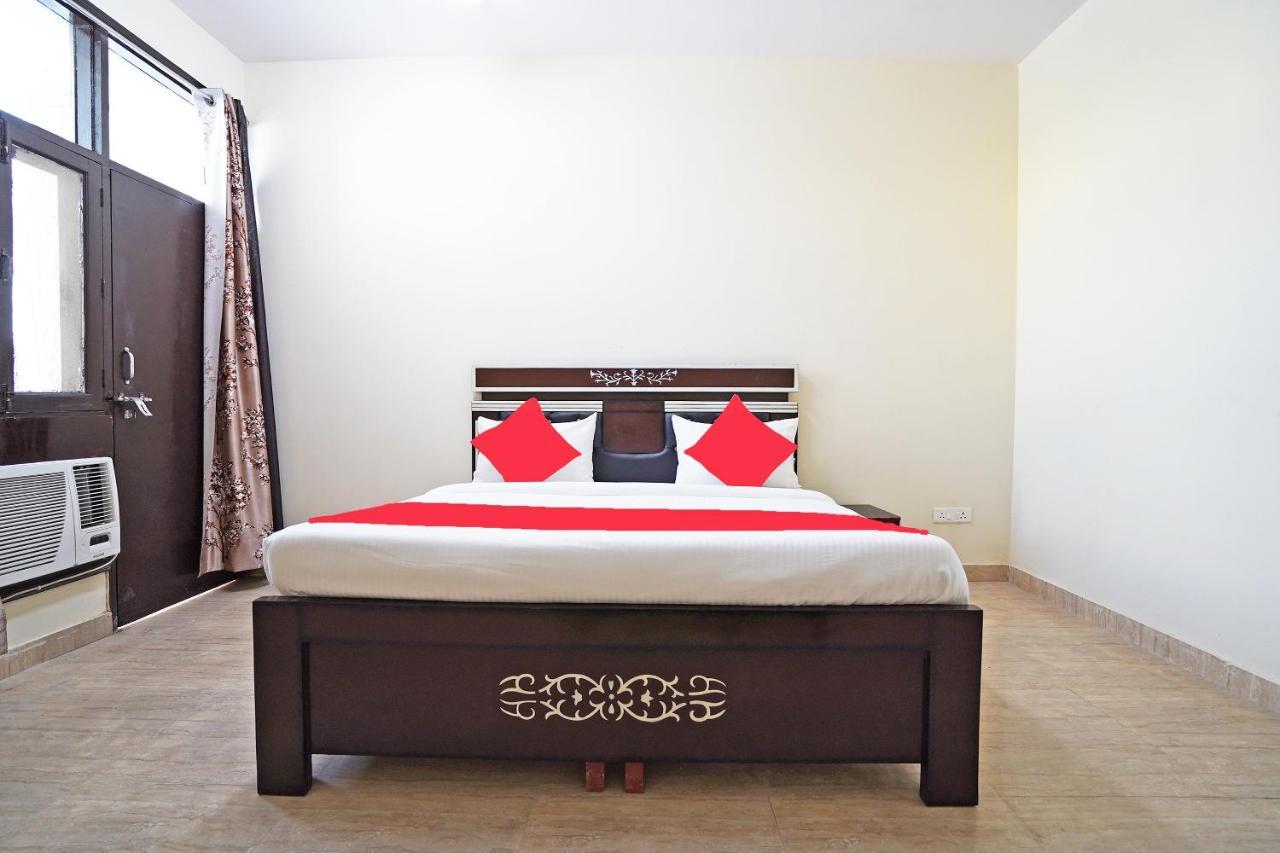 Oyo 46744 Hotel Yash Új-Delhi Kültér fotó
