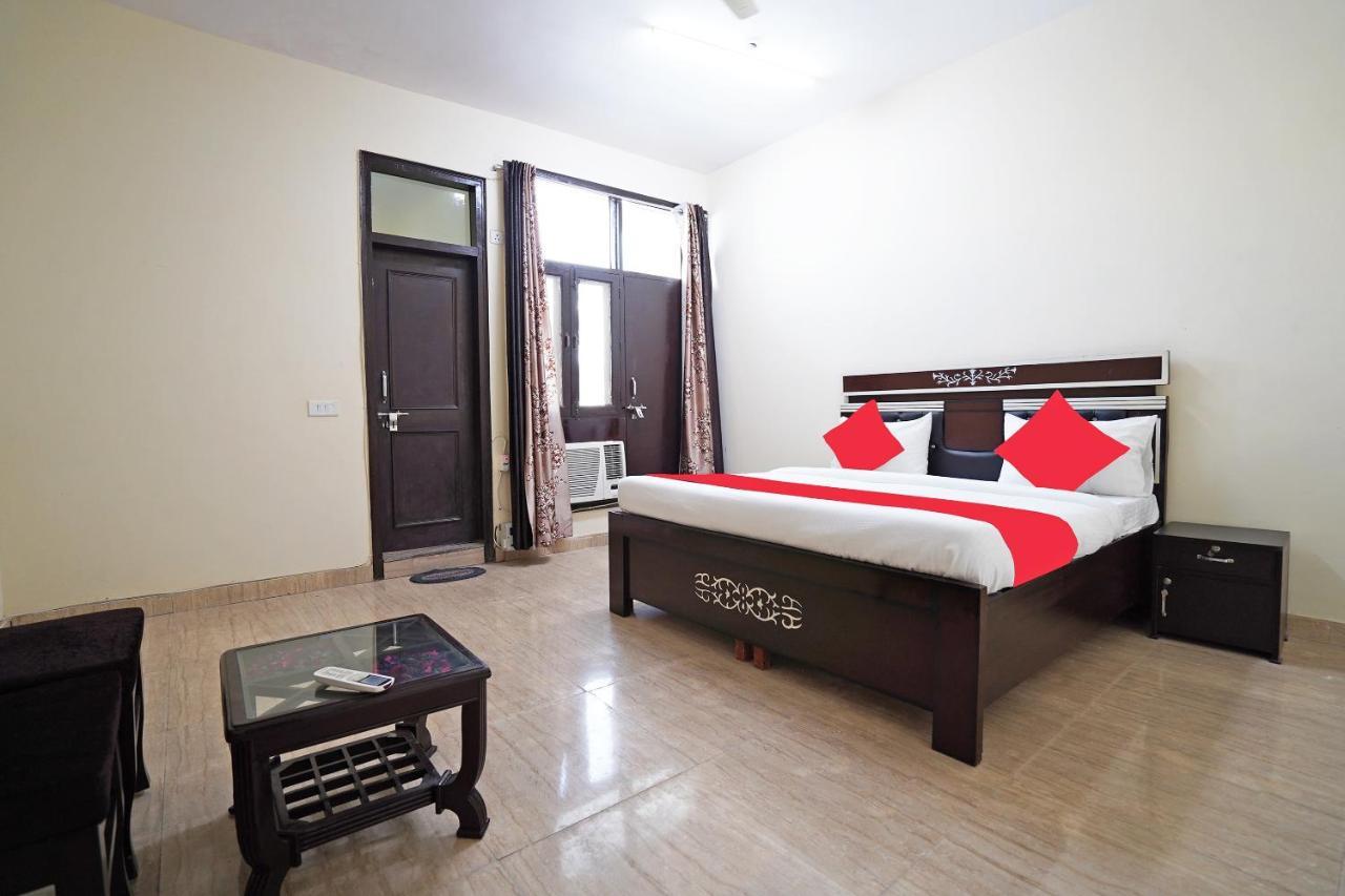 Oyo 46744 Hotel Yash Új-Delhi Kültér fotó