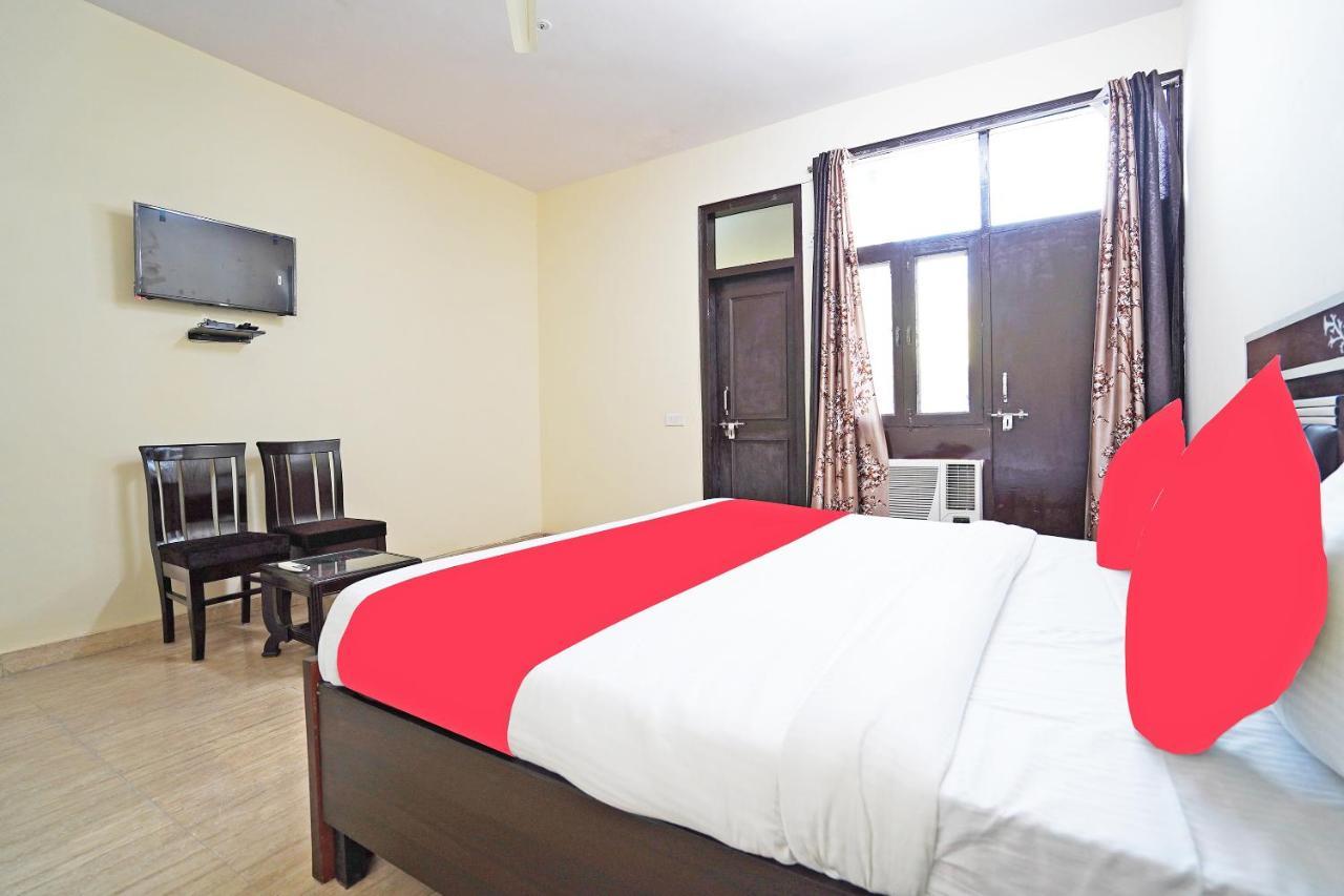 Oyo 46744 Hotel Yash Új-Delhi Kültér fotó